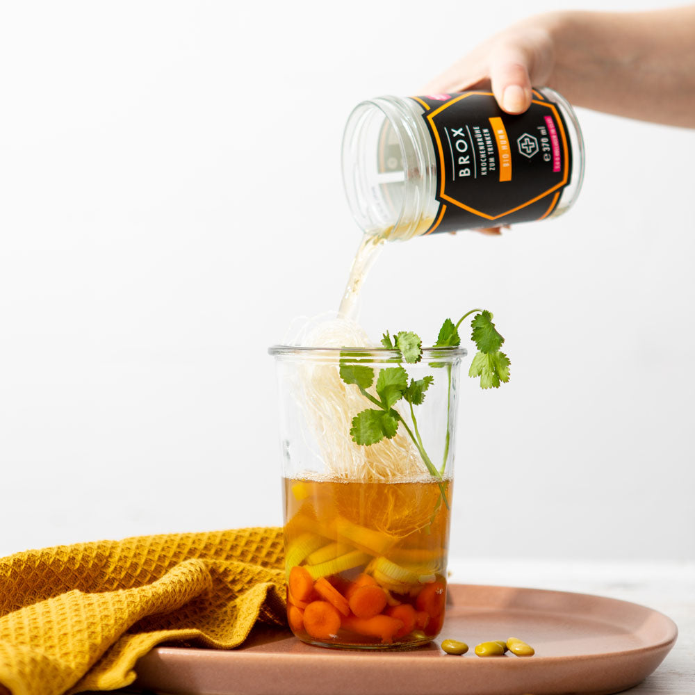 Bio 5 Liter Knochenbrühe Klassik Huhn im Glas – Koriander
